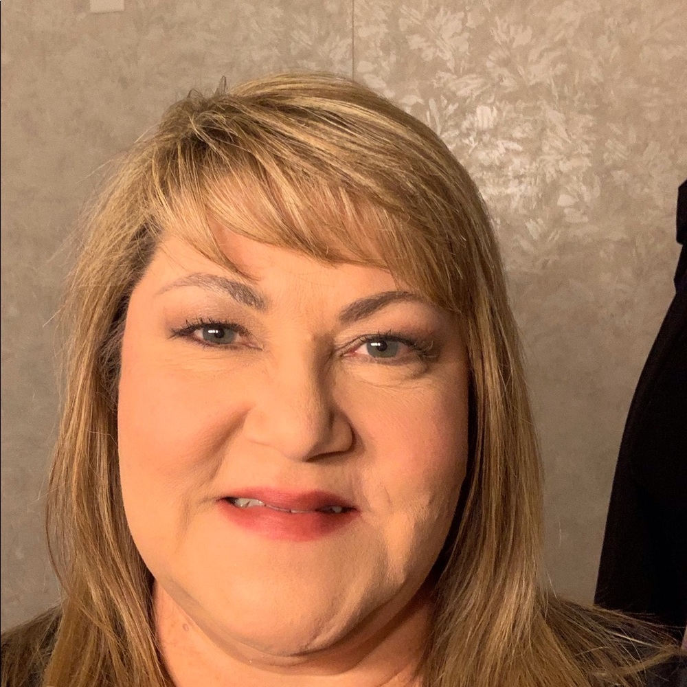 Meet your Posher, Laurie